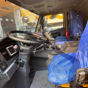 Grúa móvil usada sobre camión XCA180 de 180 toneladas, grúa todoterreno usada en venta - Product Image 5