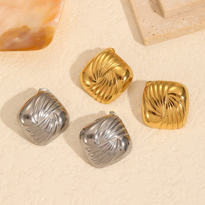 Pendientes cuadrados geométricos de acero inoxidable chapado en oro de 18k para mujer, joyería hipoalergénica de moda - Product Image 2