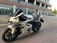 Moto sportive KOVE 450RR Supersport à quatre cylindres en ligne refroidie par eau