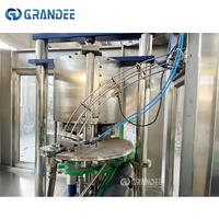 Machine de remplissage de canettes de soda entièrement automatique Ligne de canettes en aluminium pour jus carbonaté