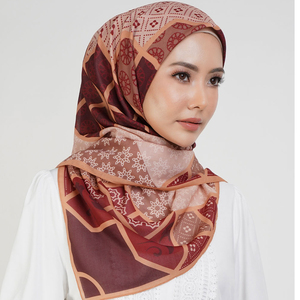 Nouvel arrivage Hijab en voile imprimé haut de gamme Design élégant tendance et avant-gardiste Carré drapé sans effort Couleurs vives pour les musulmans - Product Image 2