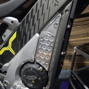 Parte CNC rinforzata FMO coperture laterali <span class=keywords><strong>moto</strong></span> sinistra <span class=keywords><strong>e</strong></span> destra per Talaria XXX efficace accessorio di protezione in metallo - Product Image 3