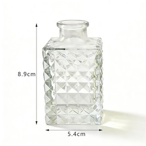Vase en verre à relief diamanté, carré, pour fleurs, décoration moderne de la maison et ornement de bureau minimaliste - Product Image 4