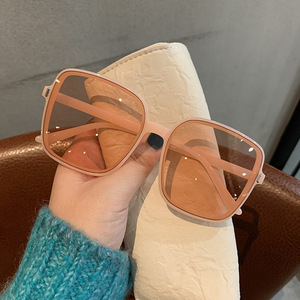 Wholesale Trendy Oversized square Frame Gradient Cheap Woman Sunglasses Luxury Sunglasses for Women Oversized Sunglasses