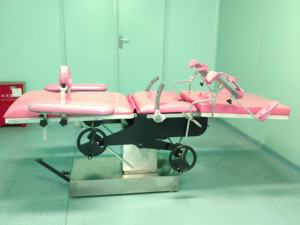 Slijtvaste gynaecologische bevallingsbank - hydraulisch verstelbaar operatiebed met beensteunen voor onderzoek & behandeling - Product Image 4