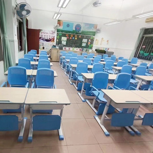 Ensemble de chaise et de bureau d'école réglables avec plateau en bois et plastique ABS pour une utilisation en classe - Product Image 4