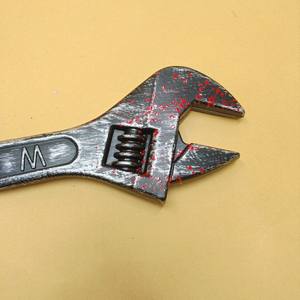 Accessoires d'Halloween de <span class=keywords><strong>45</strong></span> cm, ornements en métal, cadeaux, jouets pour enfants, stands de marché nocturne, clés à molette en plastique, épées et couteaux factices - Product Image 4