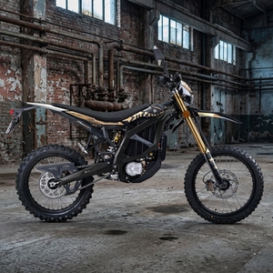 Vélo électrique Suron Ultra 24.5KW noir à transmission centrale 2026 R haute performance capable de atteindre des vitesses jusqu'à 80 km/h pour des balades palpitantes. Puissant Mo - Product Image 5
