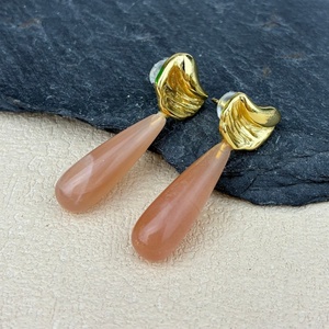 Pendientes <span class=keywords><strong>de</strong></span> Cristal Natural en Forma <span class=keywords><strong>de</strong></span> Lágrima, Chapados en Oro, para Mujer, Joyería <span class=keywords><strong>de</strong></span> Piedra Curativa para Uso Diario - Product Image 2