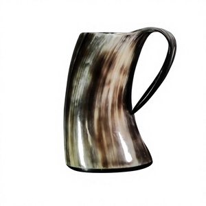 Taza Artesanal de Cuerno Nordic Shadowcurve, Estilo Vikingo Medieval, Rústica, Coleccionable, Regalo para Guerrero - Product Image 2