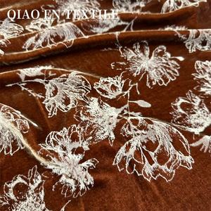 Nouveau Style chinois tendance nationale soie brocart velours tissu robe Cheongsam chemise ensemble jupe respirant imprimé pour les mariages - Product Image 3