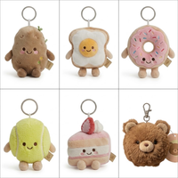 Porte-clés en peluche personnalisés OEM, mignons, en forme de gâteau, design sur mesure, pendentifs en peluche, mascotte de marque pour boulangerie, cadeau promotionnel en gros