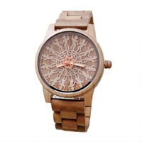 Montre-bracelet en bois Feu de joie Danse Âme Ingéniosité Naturel Ancien Simple Élégant Charme Concave Convexe Sculpture Quartz Verre