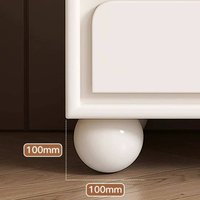 Commode en bois style crème minimaliste, avec 8 tiroirs à panneaux plats, buffet de rangement, pieds à boule entièrement incurvés, autoportante
