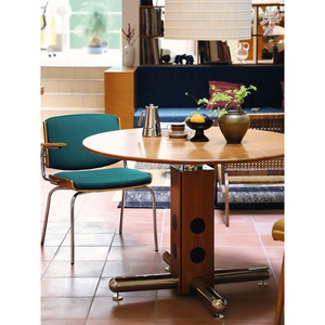 โต๊ะอาหารไม้เนื้อแข็งทรงกลมสไตล์วินเทจ ขาโลหะ ดีไซน์บาวเฮาส์ เฟอร์นิเจอร์ห้องรับประทานอาหารที่มั่นคง - Product Image 1