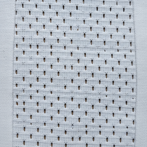 T-shirt de sport en maille tricotée warp-knit 100 % polyester à séchage rapide, respirant, teint uni, 4 m/kg, nouveau modèle du Vietnam - Product Image 1