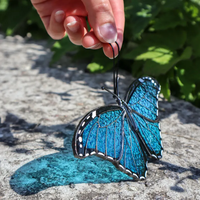 Attrape-soleil en vitrail artisanal Art Déco, motif Papillon Morpho Menelaus, décoration murale moderne pour la maison, idéal pour anniversaire, mariage, fête