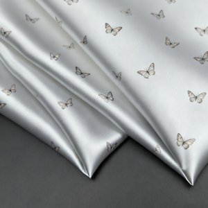 Tissu satiné tissé respirant 95% polyester 5% élasthanne 85GSM résistant aux plis pour la fabrication de vêtements et de robes - Product Image 3