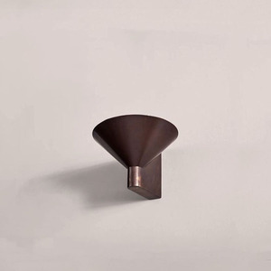 Lámpara de Pared Cónica Minimalista, Bronce Cobre, LED, para Dormitorio o Pasillo, Marrón Claro, 190x200x120mm - Product Image 1