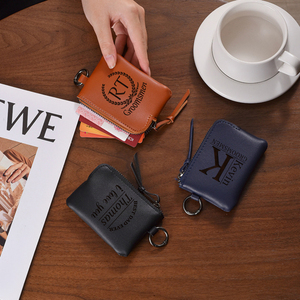 Cartera Pequeñ<span class=keywords><strong>a</strong></span> de Cuero Personalizada, Monedero Minimalista con Nombre Grabado, Cordón Desmontable <span class=keywords><strong>para</strong></span> el Cuello, Regalo con Llavero - Product Image 4