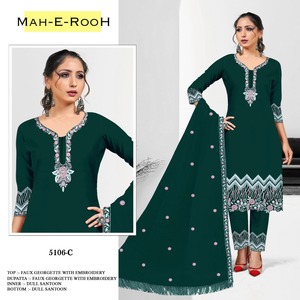 Costume prêt à l'emploi avec costume pakistanais à broderie lourde pour vêtements de mariage du fabricant et fournisseur indien - Product Image 3