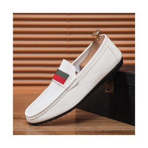 Chaussures de navigation pour hommes, nouvelle mode estivale, polyvalentes, confortables, à semelle souple, à enfiler, en cuir, décontractées et tendance - Product Image 1