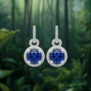 Orecchini E2016 con Diamanti Blu Zaffiro in Oro Bianco, Taglio Brillante Rotondo, Stile Classico da Sposa per Donne - Product Image 2
