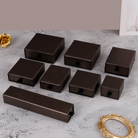 Boîte à bijoux rectangulaire personnalisée avec tiroir coulissant pour boucles d'oreilles, pendentifs et colliers, emballage cadeau