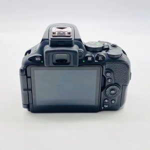 กล้อง Nikon D5500 มือสอง ราคาดี ความละเอียด 24.2MP เซ็นเซอร์ APS-C กล้อง DSLR แบบ Body Only - Product Image 3