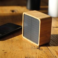 Altavoz Solar Cuadrado de Bambú, Reproductor de Música de 5W, Altavoz Portátil Inalámbrico Bluetooth para Escritorio