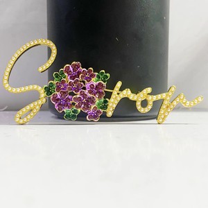 <span class=keywords><strong>Grande</strong></span> broche en perles SOROR plaquée or, motif fleur violette Delta Sigma Theta, pour membre de la sororité, style Diva, pour revers de veste - Product Image 1