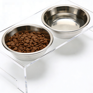 حامل طعام للحيوانات الأليفة عالي الشفافية وصديق للبيئة مصنوع من البولي ستايرين مع وعاءين وارتفاع قابل للتعديل بتصميم كلاسيكي مناسب للقطط والكلاب - Product Image 1
