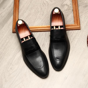 Chaussures à enfiler en cuir véritable avec sangle réglable et soutien de la voûte plantaire, bout pointu, décontractées et habillées pour hommes - Product Image 1