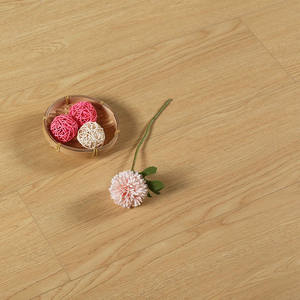 Suelo de Madera de Roble Multicapa Resistente con Sistema de Clic para Interiores, Ideal para Compras al por Mayor para Contratistas - Product Image 1