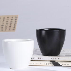 ชุดถ้วยชาเซรามิกสีดำและสีขาวทรงตรงไม่มีหูจับสองชิ้นสำหรับใช้ในโรงแรมหรือที่บ้าน - Product Image 3