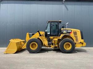 Chargeuse sur pneus Caterpillar 950M 2021 d'occasion, état quasi neuf (90%), idéale pour les travaux de manutention de matériaux dans les zones minières et portuaires. - Product Image 1