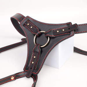 Arnés Erótico de Cuero para Mujer, Negro, Ajustable, con Anillos Metálicos, para Adultos - Product Image 2