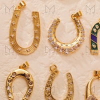 Pendentifs breloques fer à cheval en laiton plaqué or 18 carats avec zircone cubique exquise, breloques cheval occidentales en laiton pour la fabrication de bijoux
