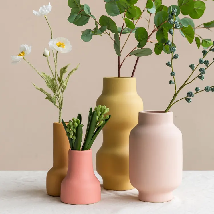 Minimalist Light Luxury home decor porcelain interior flower vase