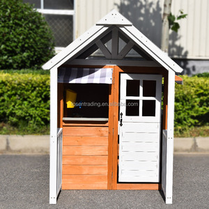 Casa de Juegos de Madera para Niños al Aire Libre con Techo de Asfalto Negro, Puerta Roja y Porche Blanco, Casa de Juegos Infantil Resistente - Product Image 5