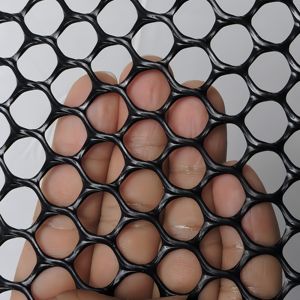 Plastik Tel Örgü Çit, Kümes Hayvanları, Köpekler, Tavşanlar, Yılan Bariyeri ve Bahçecilik için Çok Yönlü Plastik Çit - Product Image 4