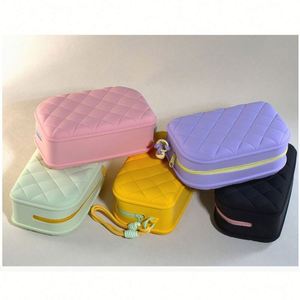 Bolsa de Almacenamiento de Cosméticos de Silicona de Gran Capacidad Hecha a Medida en China, Bolsa de Maquillaje Portátil con Cierre, Impermeable, Moderna, para Monedas y Dulces - Product Image 2