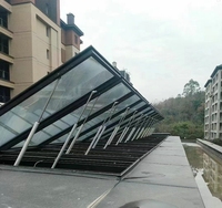 Fenêtres de toit électriques à évacuation et ventilation automatiques, en verre trempé, avec cadre en alliage d'aluminium personnalisé, résistantes au feu