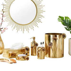 Ensemble de luxe de 8 accessoires de salle de bain en acier inoxydable 304, design feuille d'or fantaisie, personnalisable, facile à nettoyer, par Kayna - Product Image 1