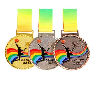 マラソンスポーツゲームを実行するためのゴールドシルバーブロンズ勝者メダル