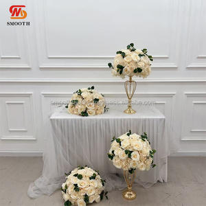 Boule de fleurs artificielles en rose blanche faite à la main par SMOOTH Factory, vente chaude, toucher naturel, douce, pour mariage, Saint-Valentin - Product Image 4