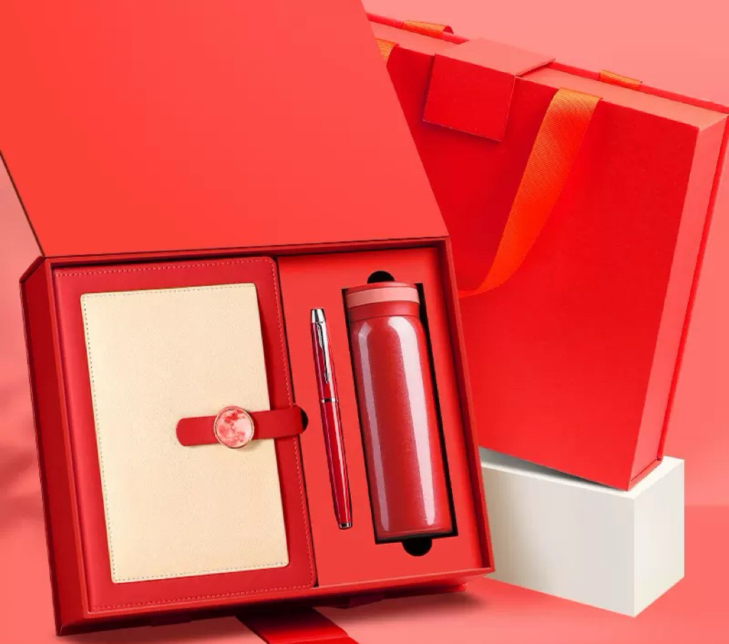 Carnet rouge + stylo + tasse