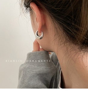 Fashion Luxury Small Thick <strong>Gold</strong> <strong>Ear</strong> <strong>Rings</strong> Chunky Hoop Earrings Lightweight Hang Loop Piercing Circle Earring for Women - Product Image 4