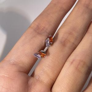 Pendientes de Botón Clásicos y Sencillos para Mujer, de Tianyu Gems, Chapados en Oro, con Circonita Cúbica en Corte Esmeralda, Color Morado y Rojo. - Product Image 4