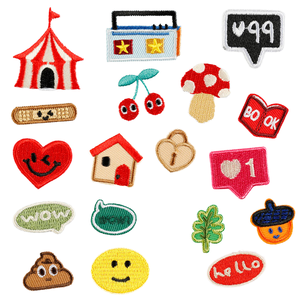 Mini Patch Brodé Thermocollant en Feutre et PVC Écologique, Motif Cœur, Fleur et Caca Mignon pour Chapeaux, Sacs et Décoration Intérieure - Product Image 1